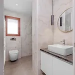 7 Min From Center - 6br With Airport Shuttle וילה עיר רודוס