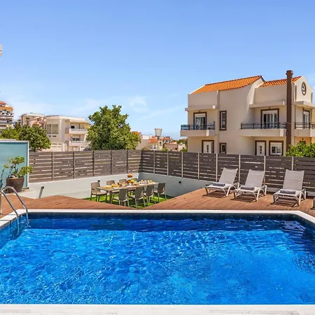 7 Min From Center - 6br With Airport Shuttle *