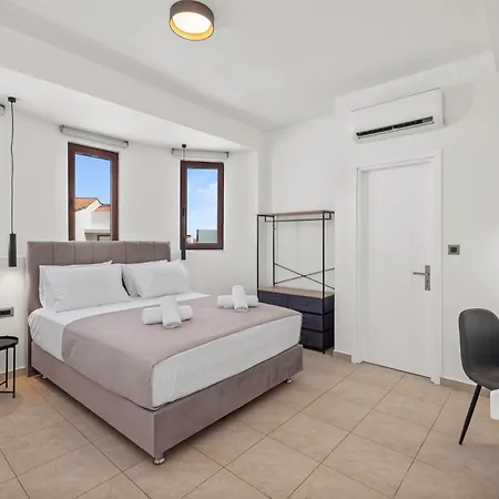 7 Minutes From Centre - Luxury 6br Willa Rhodes City