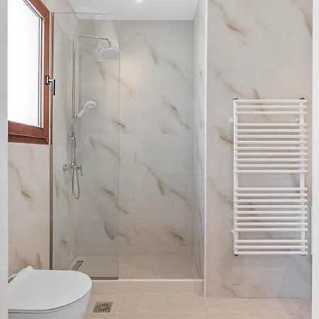 7 Minutes From Centre - Luxury 6br * Rhodes City