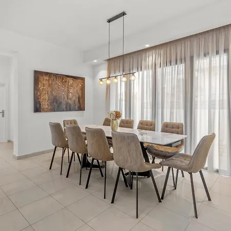 7 Minutes From Centre - Luxury 6br Rhodes City