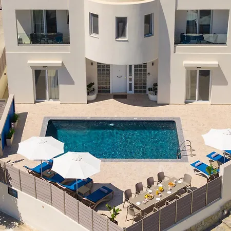Old Town 7 Min - Free Airport Pickup - 6br * Rhodes City